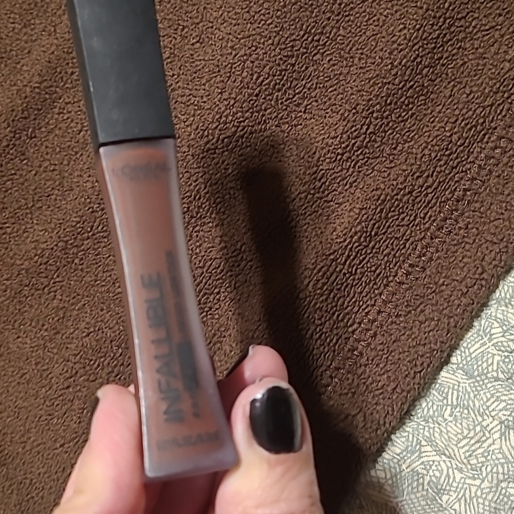 L’Oreal Infallible Lip Color, NWT sealed, #370